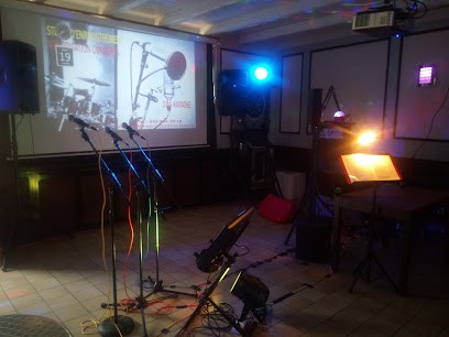 Sm'art Club Cafe Snack Animation Bar Restauration, Restaurant à Plouvorn