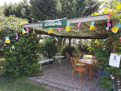 Les Jardins De Martine, Restaurant à Saint-Sulpice-la-Pointe
