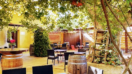 Les Cent Canailles, Restaurant à Jouques