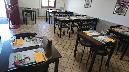 Le Cheval Blanc, Restaurant à Saint-Gérand-de-Vaux