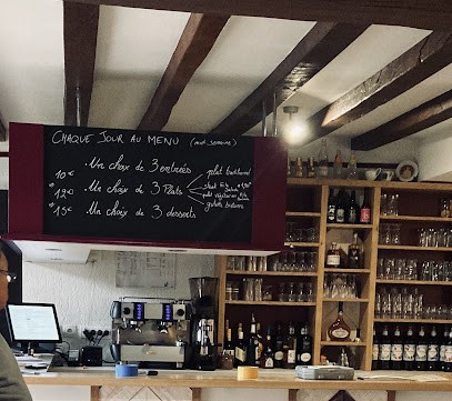 Au Bois Sacré, Restaurant à Luché-Pringé