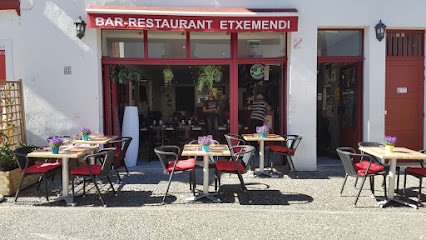 Bar Restaurant Etxemendi Chez Lucas Et Julie, Restaurant à Espelette