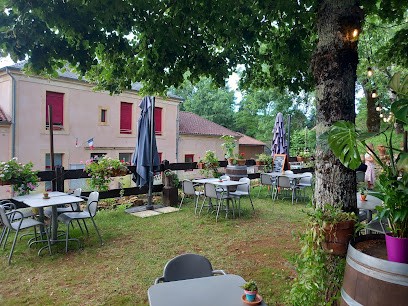 Le Chien Vert, Restaurant à Besse