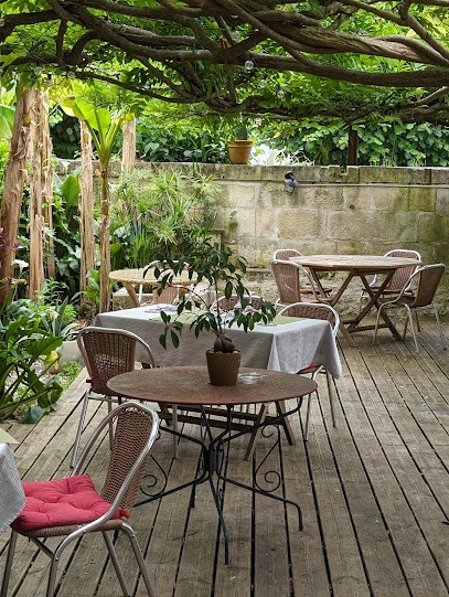 Auberge Des Glycines, Restaurant à Taillebourg