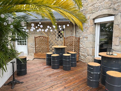 Maman Poule, Restaurant à Trélévern