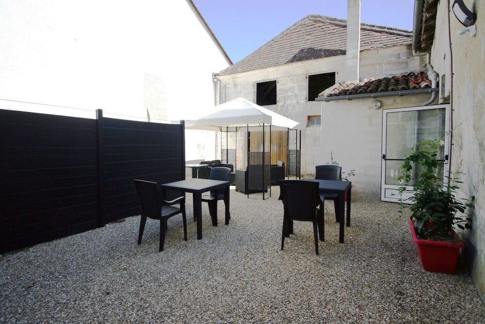 La Fin De La Faim, Restaurant à La Tour-Blanche-Cercles