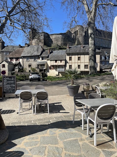 Le p ti bar, Restaurant à Ségur-le-Château