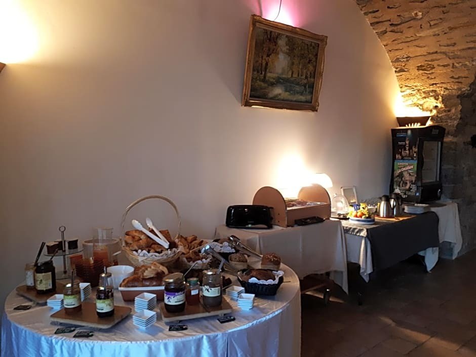 Auberge De La Couronne Hotel Restaurant, Restaurant à Lablachère