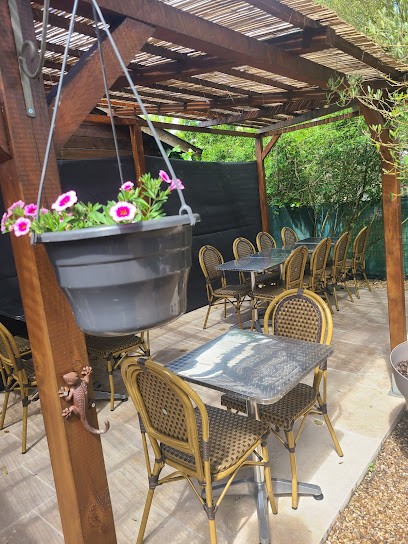 RESTAURANT LES PLATANES, Restaurant à Nazelles-Négron