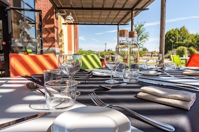 Esat Les Tables De La Fontaine, Restaurant à Fontenilles