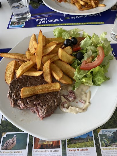 Bar-Grill-Pizzeria Beau Rivage | Chez Albert & Sylvie, Restaurant à Salles-Curan