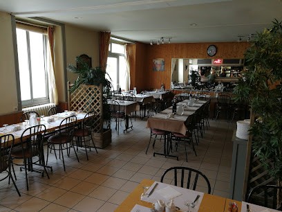 RESTAURANT LA GARE, Restaurant au Genest-Saint-Isle