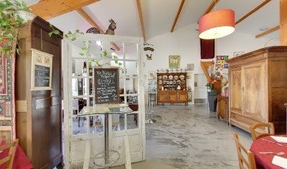 La Ferme Des Arcuires, Restaurant à Montagnat